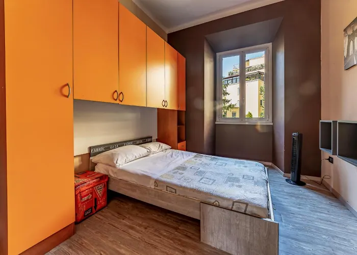 Claudio's Flat - Metro Re Di